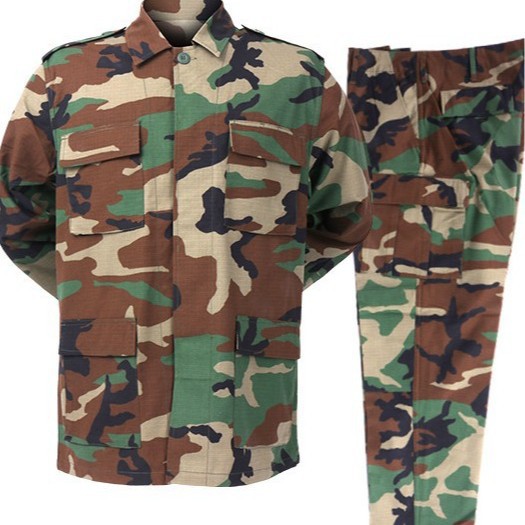 Hunting & Outdoor Supplies Carterton - Męski dwuczęściowy zestaw BDU w kamuflażu,